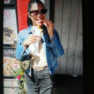 Meet your Posher, A ❤️